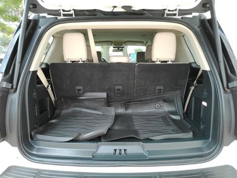 Used 2024 Ford Expedition XLT AWD/4WD image 28