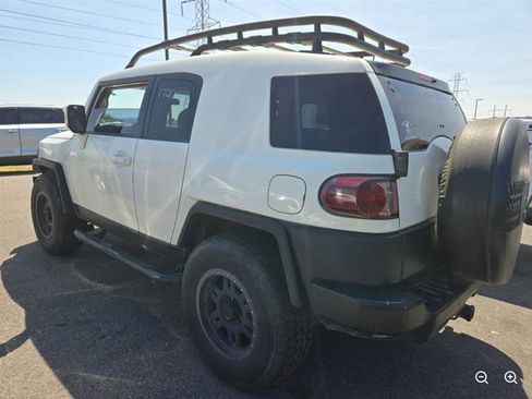 Used 2008 Toyota FJ Cruiser 2WD image 4