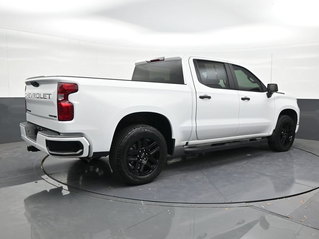 Used 2024 Chevrolet Silverado 1500 Custom w/ Turbomax Blackout Package RWD image 5