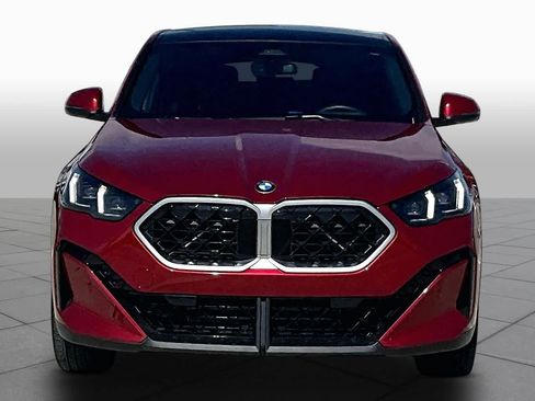 Used 2026 BMW X2 xDrive28i AWD/4WD image 3