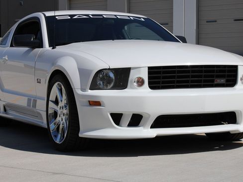 Used 2005 Ford Mustang GT RWD image 5