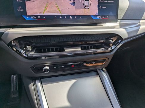 Used 2025 BMW 230i Coupe w/ M Sport Package RWD image 23