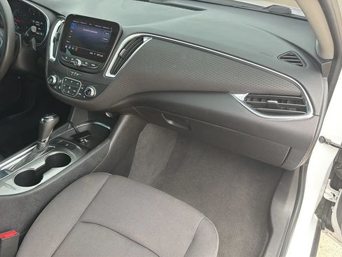 Used 2020 Chevrolet Malibu LT FWD image 45