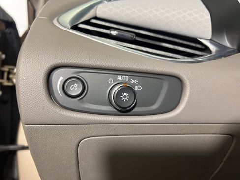 Used 2018 Chevrolet Malibu LT image 18