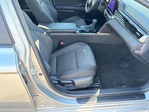 Used 2025 Toyota Camry LE image 18