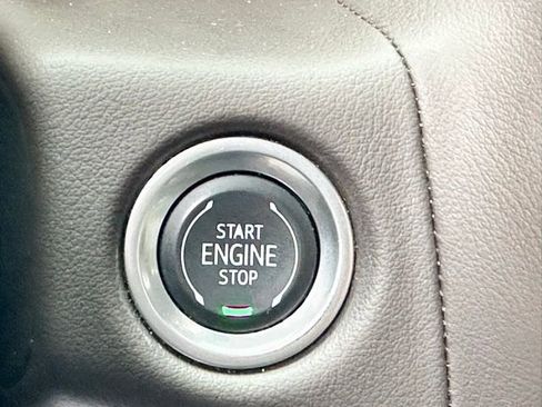 Used 2024 Chevrolet Tahoe Z71 w/ Luxury Package AWD/4WD image 19
