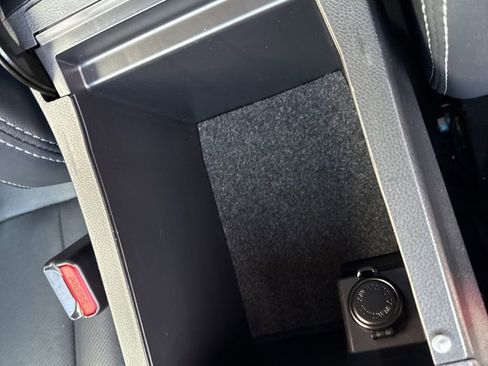 Used 2023 Subaru Outback Limited image 27