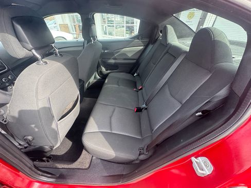 Used 2011 Dodge Avenger Mainstreet image 14