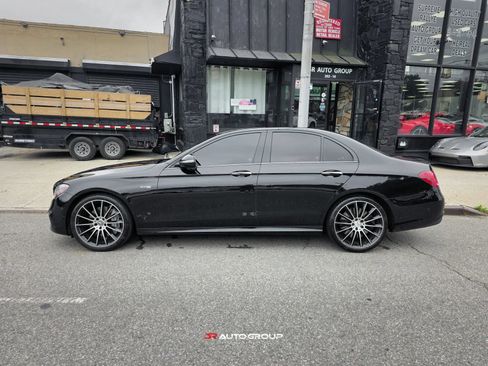 Used 2018 Mercedes-Benz E 43 AMG 4MATIC Sedan w/ Premium 3 Package image 5