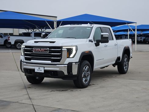 New 2026 GMC Sierra 2500 SLT image 2