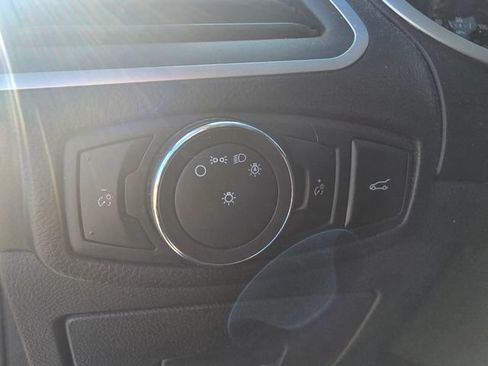 Used 2015 Ford Edge SEL w/ Equipment Group 201A AWD/4WD image 19