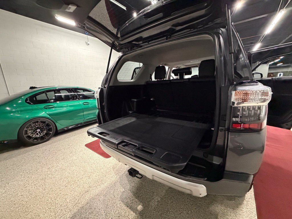 Used 2018 Toyota 4Runner TRD Off-Road Premium AWD/4WD image 52