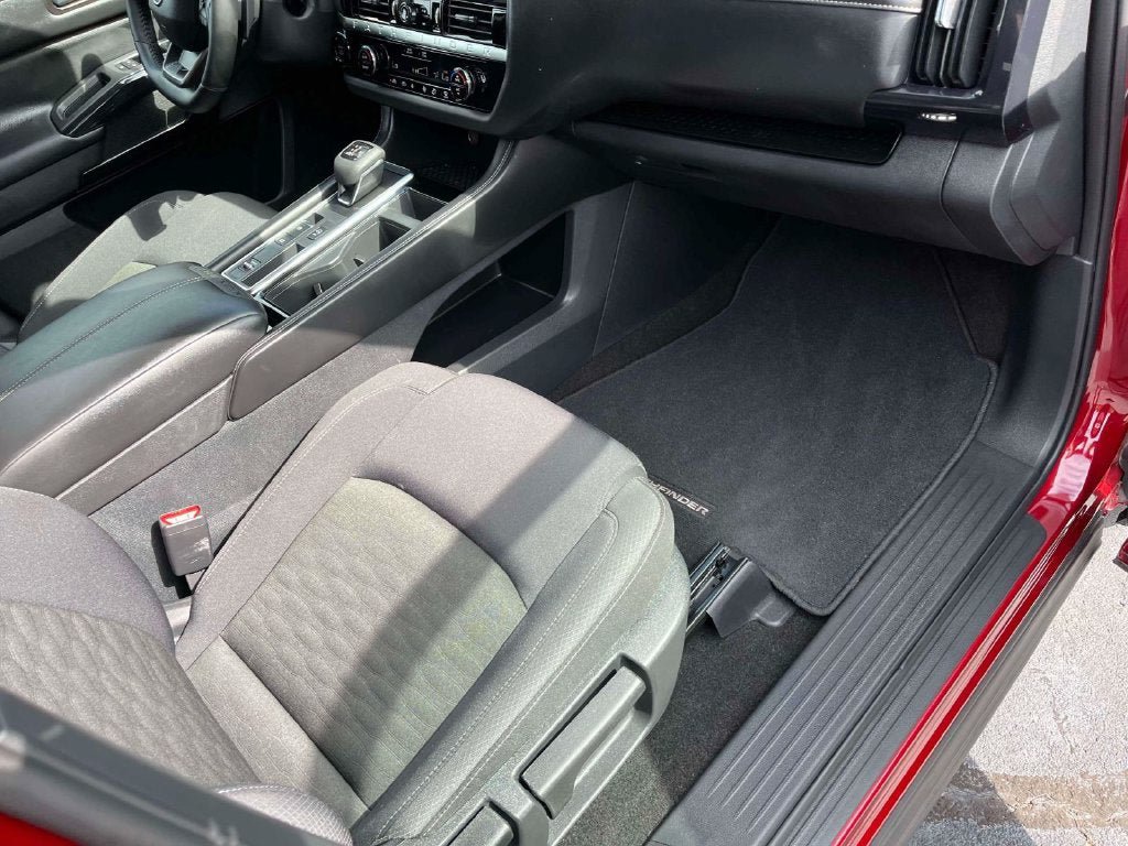 Used 2026 Nissan Pathfinder SV FWD image 23