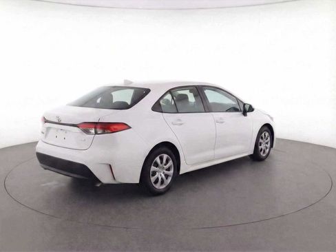 Used 2025 Toyota Corolla LE image 6