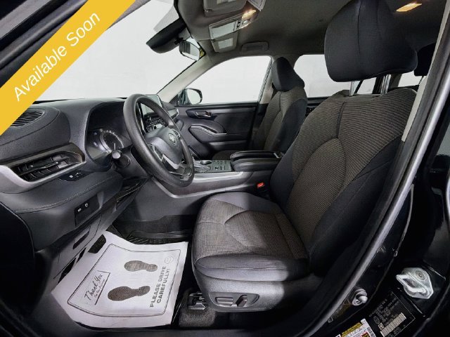 Used 2023 Toyota Highlander LE AWD/4WD image 19