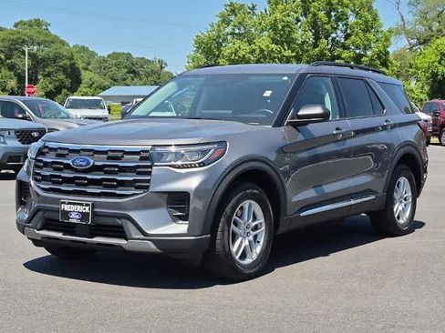 Certified 2025 Ford Explorer Active AWD/4WD image 1
