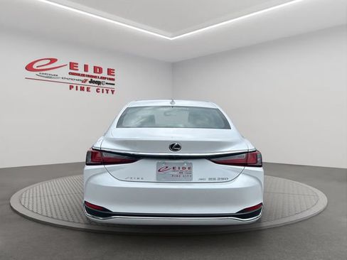 Used 2023 Lexus ES 250 w/ Premium Package AWD/4WD image 9