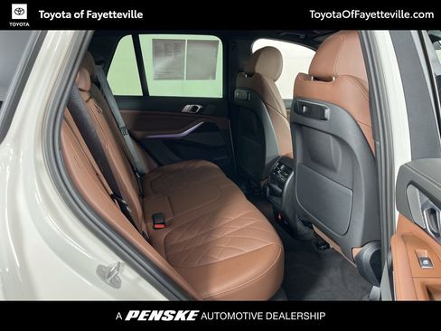 Used 2024 BMW X5 xDrive40i w/ Premium Package image 9