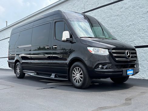 Used 2023 Mercedes-Benz Sprinter 2500 image 1