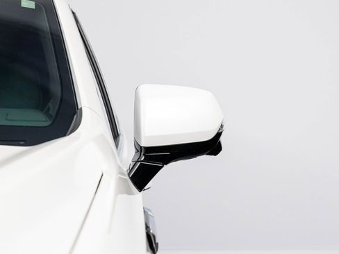 Used 2025 GMC Yukon Denali w/ Denali Reserve Package image 8