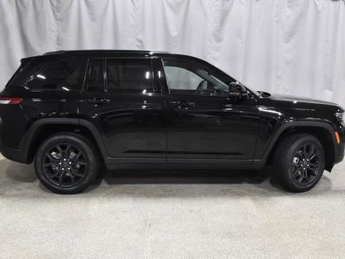 New 2025 Jeep Grand Cherokee Limited w/ Trailer Tow Package image 3