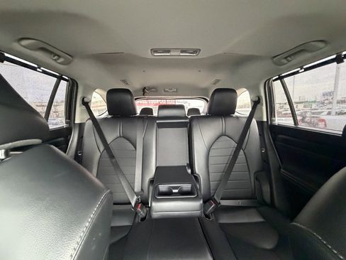 Used 2022 Toyota Highlander XLE image 8