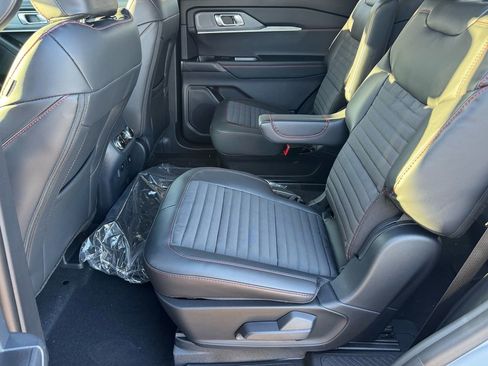 New 2026 Ford Explorer ST-Line w/ ST-Line Street Pack image 10