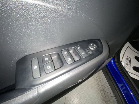 Used 2024 Hyundai Venue SEL image 13