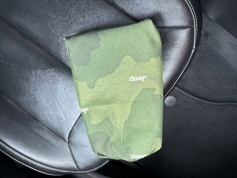 Used 2022 Jeep Grand Cherokee L Limited image 21