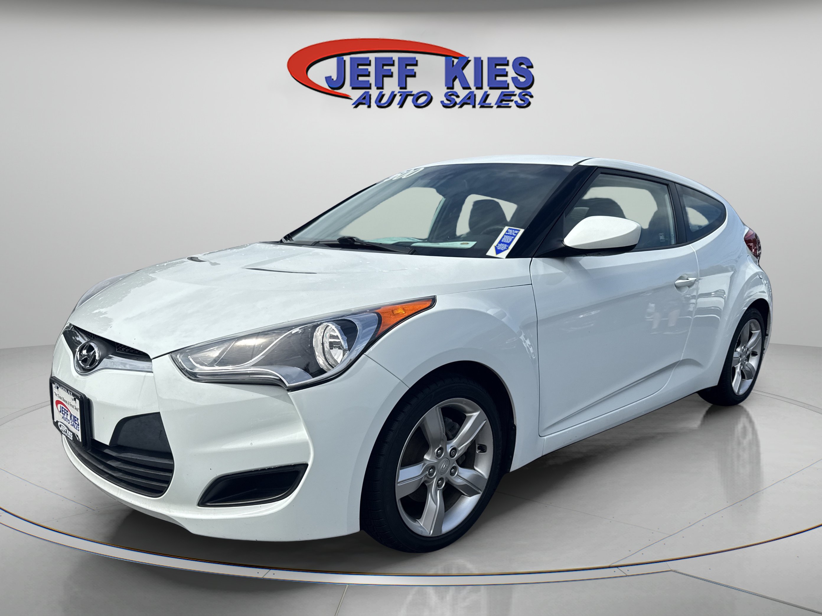 Used 2012 Hyundai Veloster FWD image 1