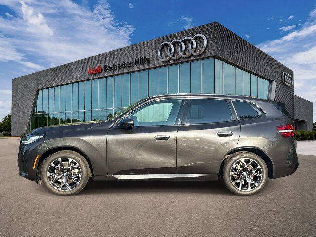 Used 2025 BMW X3 xDrive30i AWD/4WD image 2