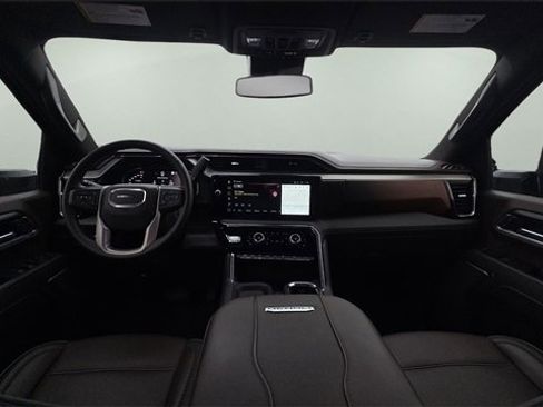 Used 2025 GMC Sierra 2500 Denali image 32