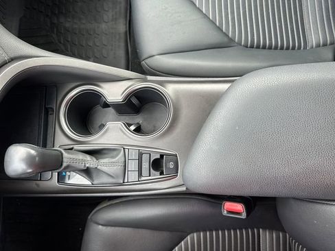 Used 2022 Toyota Camry SE image 20