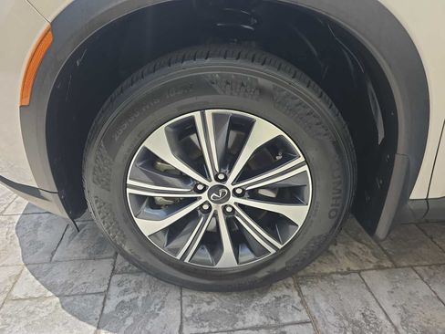 Used 2023 INFINITI QX60 Pure w/ Cargo Package FWD image 8