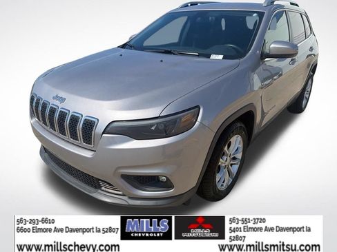 Used 2019 Jeep Cherokee Latitude w/ Popular Appearance Group FWD image 1