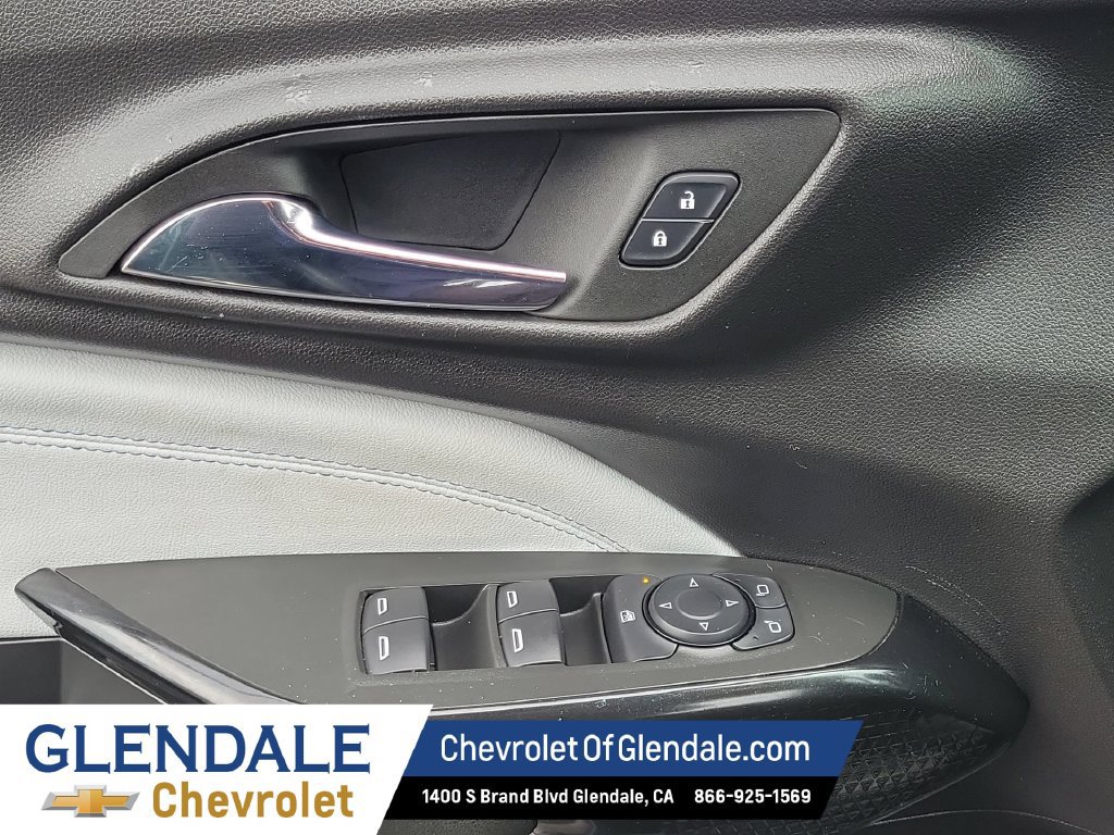 Used 2025 Chevrolet Trax LT FWD image 29