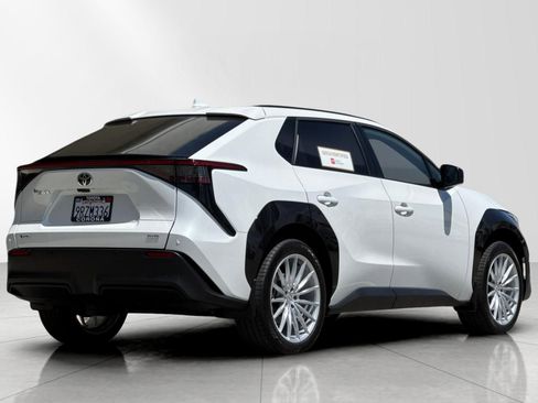 Used 2025 Toyota bZ4X AWD w/ Weather Package image 4