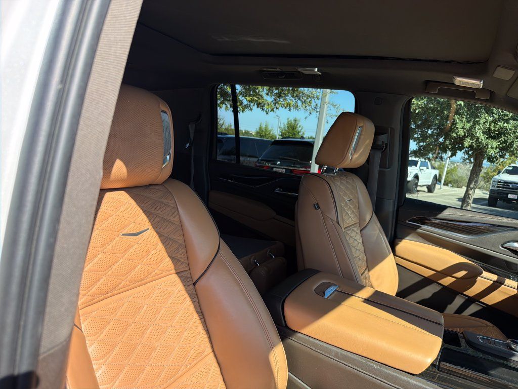 Used 2021 Cadillac Escalade ESV Premium Luxury w/ Driver Assist Tech Package RWD image 36