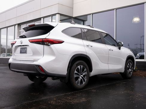 Used 2023 Toyota Highlander L image 6