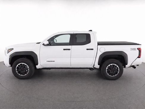 Used 2025 Toyota Tacoma TRD Off-Road w/ TRD Off Road Upgrade Package AWD/4WD image 6
