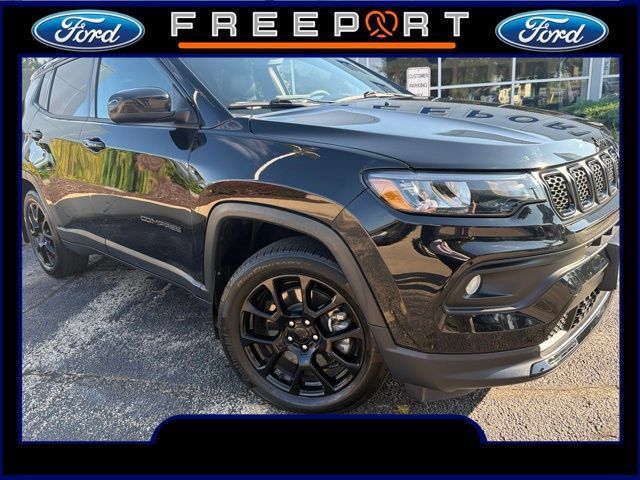 Used 2023 Jeep Compass Latitude w/ Convenience Group AWD/4WD image 1