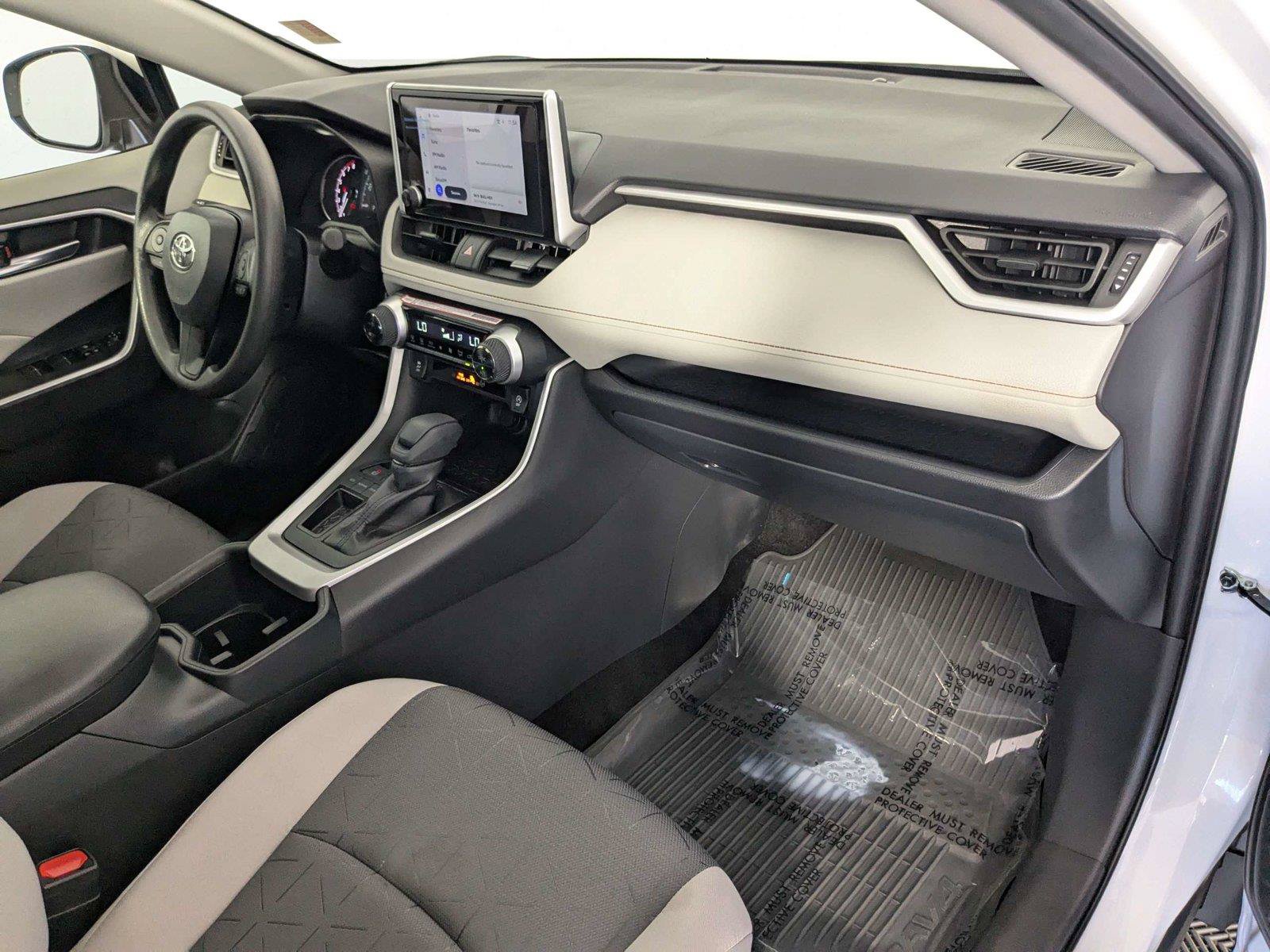 Certified 2025 Toyota RAV4 XLE w/ Convenience Package FWD image 33