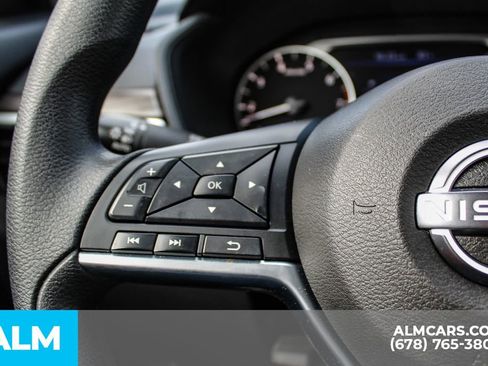 Used 2025 Nissan Altima 2.5 SV FWD image 25
