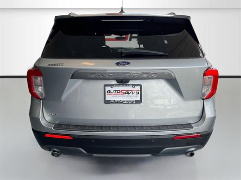 Used 2023 Ford Explorer XLT w/ Equipment Group 202A image 6