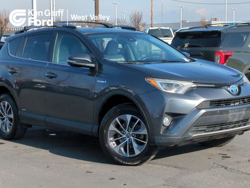 Used 2017 Toyota RAV4 XLE image 1