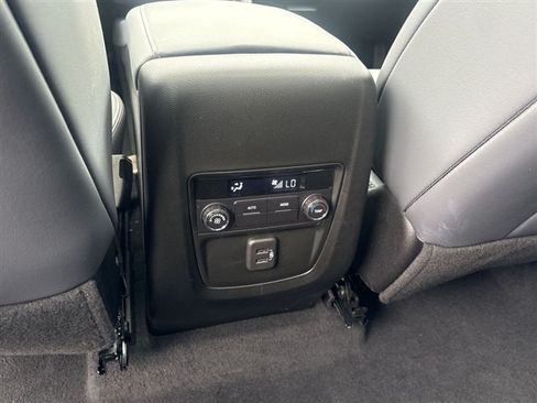 Used 2024 Buick Enclave Essence w/ Experience Buick Package FWD image 21