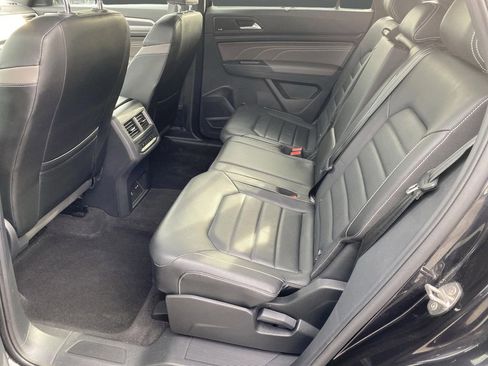 Used 2021 Volkswagen Atlas Cross Sport SEL Premium image 32