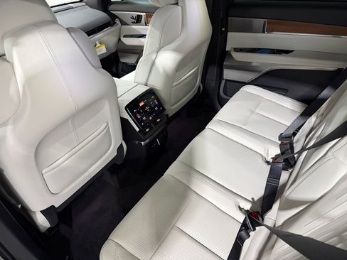 New 2026 Cadillac Vistiq Sport AWD/4WD image 40
