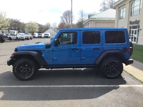 Used 2023 Jeep Wrangler Unlimited w/ Sun & Screen Package AWD/4WD image 4