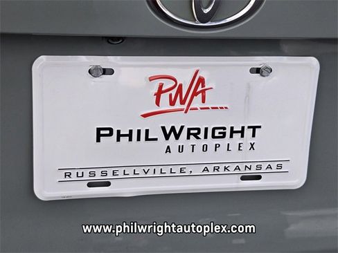 Used 2019 Toyota RAV4 XLE Premium image 17